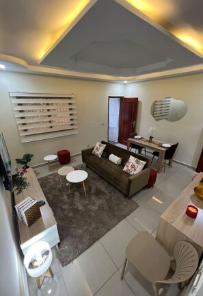 Fridge, microwave, oven, coffee/tea maker - Appart Cozy Riviera 4 Verdant (Abidjan)
