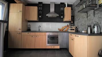 KylskÄp, mikrovÄgsugn, ugn och spishÀll