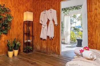 Sauna, hot stone massages, deep-tissue massages, Swedish massages at Sherry Frontenac Oceanfront Hotel