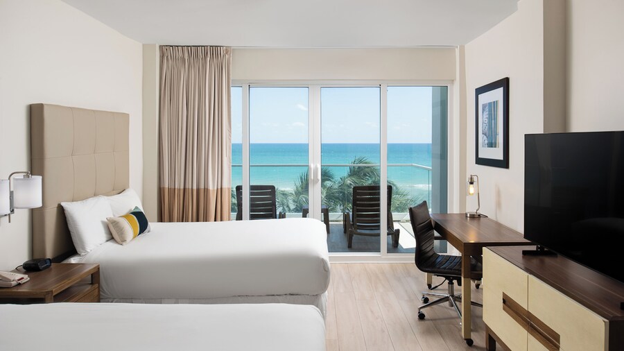 Sherry Frontenac Oceanfront Hotel