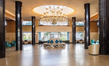 Interior entrance at Sherry Frontenac Oceanfront Hotel