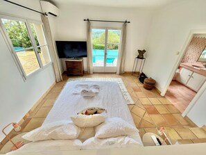 6 Schlafzimmer, Schreibtisch, Bügeleisen/Bügelbrett, kostenloses WLAN