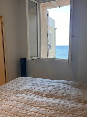 2 chambres, fer et planche à repasser, lit de bébé portatif, Wi-Fi
