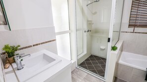 Bathtub - Starview Agnes Water (Agnes Water)