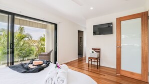 4 bedrooms, desk, free WiFi, bed sheets - Starview Agnes Water (Agnes Water)