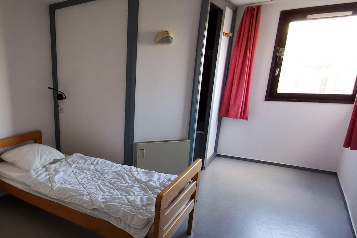Chambre simple | Literie fournie