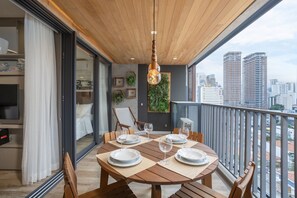 Apartment | Outdoor dining