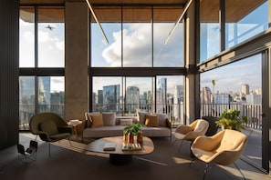 Televisión de 40 pulgadas con canales vía satélite