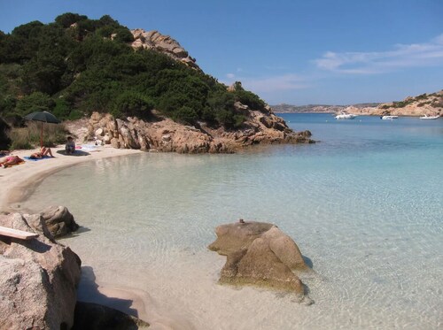 Panoramic sea view villa in La Maddalena with garden. Walk to beaches.