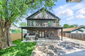 Exterior - Golf Simulator | Hot Tub | Game Room | Pool Table (Lexington)