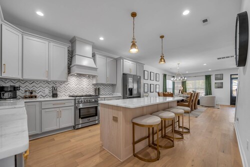 Golf Simulator | Hot Tub | Game Room | Pool Table