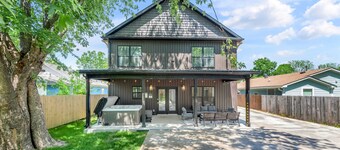 Golf Simulator | Hot Tub | Game Room | Pool Table