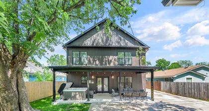 Golf Simulator | Hot Tub | Game Room | Pool Table