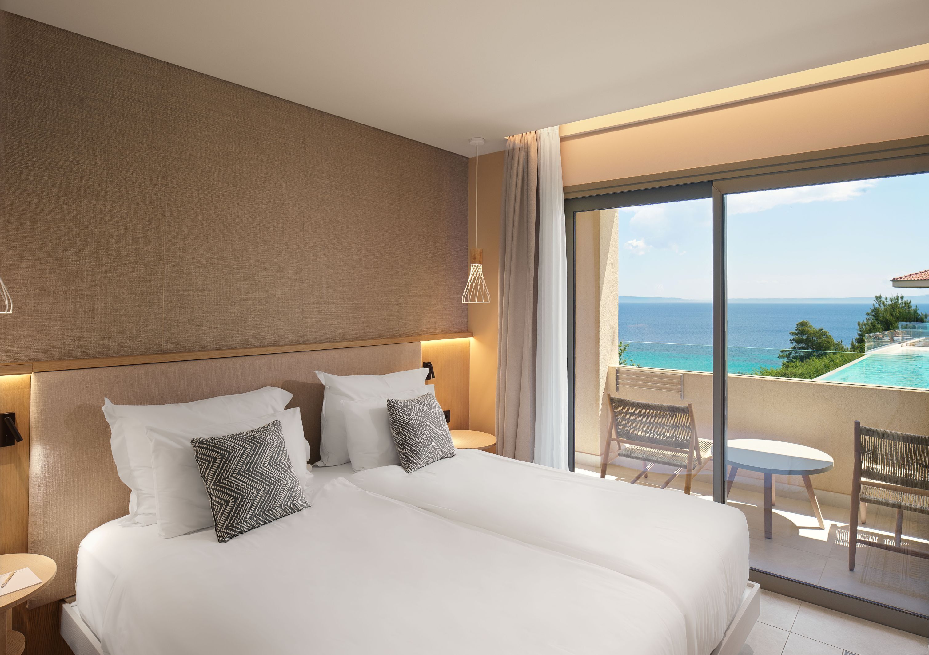 One Bedroom Suite Sea View | Premium bedding, down comforters, memory foam beds, in-room safe