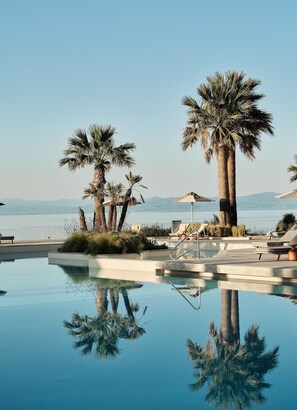 Seasonal outdoor pool, pool umbrellas, pool loungers - MERAVIA Leonardo Limited Edition - Adult Only (Kassandra)