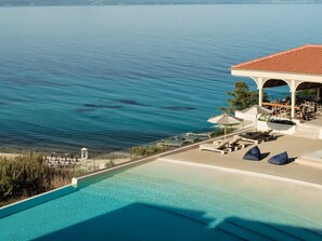 2 개의 레스토랑, 아침 식사 제공