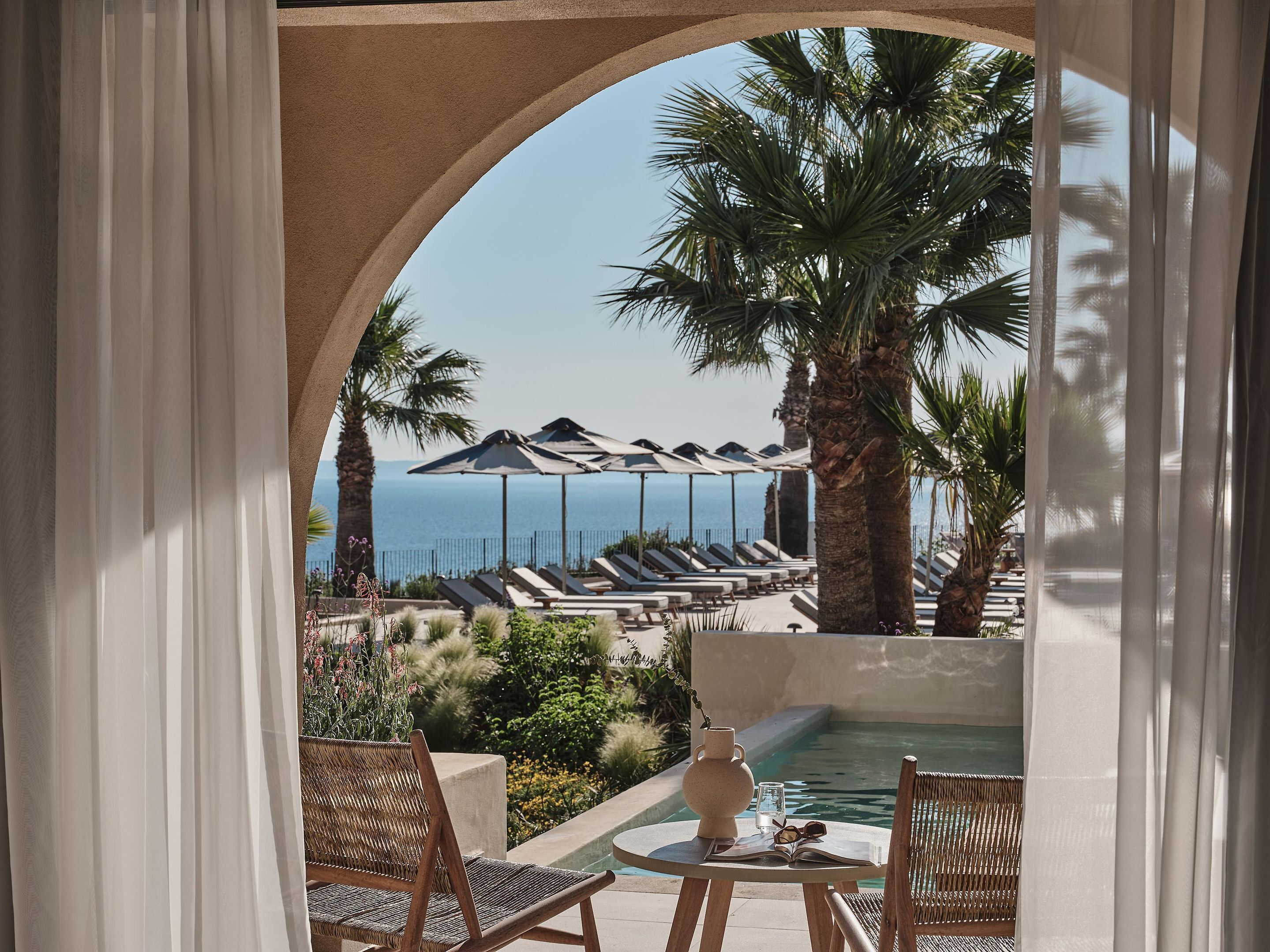 One bedroom suite Sea View Private Pool | 야외 식당 | 4 개의 레스토랑, 아침 식사, 점심 식사 및 저녁 식사 제공