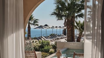 One bedroom suite Sea View Private Pool | 야외 식당 | 4 개의 레스토랑, 아침 식사, 점심 식사 및 저녁 식사 제공