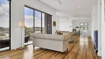 TV, DVD player, offices