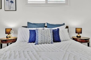 5 bedrooms, travel crib, WiFi, bed sheets