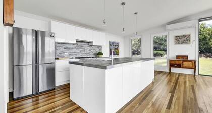 The Entertainer | 5 Bed 5 Bath, 3 Storey Retreat