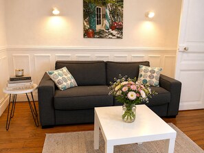 TV - L'appartement Lecourbe (Paris)