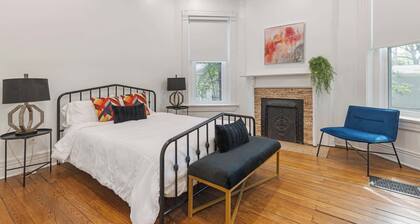 Modern Comfort + Historic Charm for Large Groups 16+ guests | 7 bedrooms | 14 beds | 3.5 baths