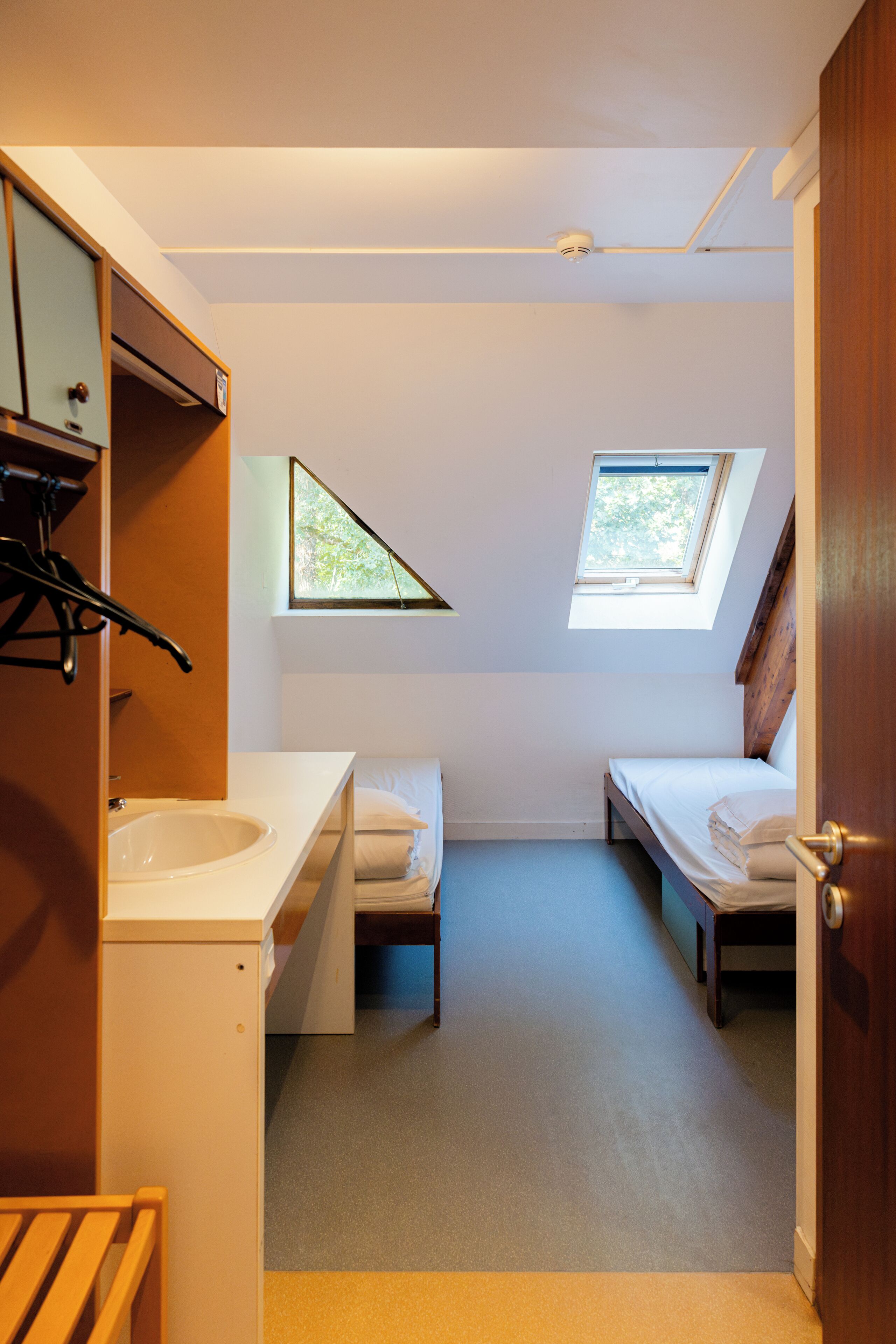 Chambre twin avec douche - Toilettes communes