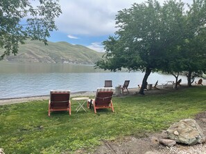 Property grounds - Saint Helens on the Snake River. The Sunflower (Huntington)