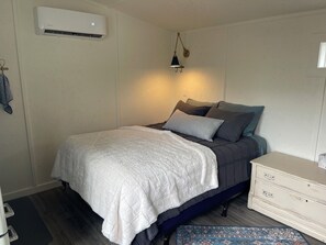 2 bedrooms, desk, free WiFi, bed sheets