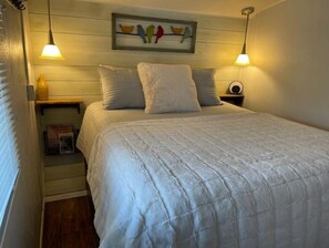 2 bedrooms, desk, free WiFi, bed sheets