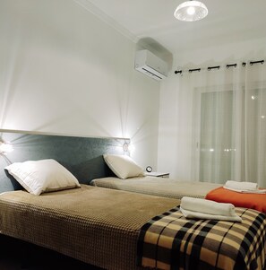 3 bedrooms, desk, iron/ironing board, WiFi