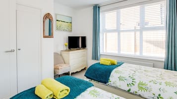 2 bedrooms, iron/ironing board, travel cot, free WiFi