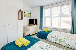 2 bedrooms, iron/ironing board, travel cot, free WiFi
