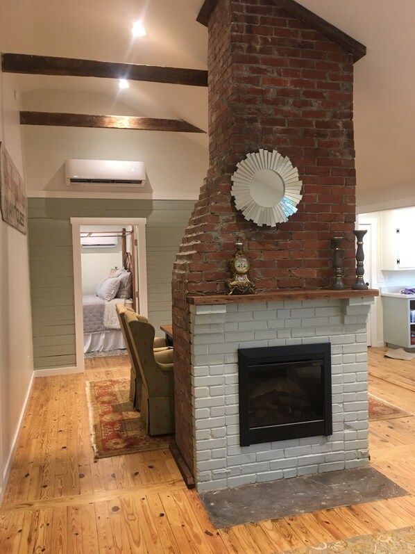 Interior - County Cottage Fully Renovated- close to everything! (Franklin)