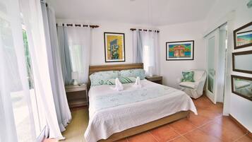 4 bedrooms, iron/ironing board, free WiFi