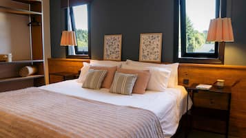 Premium appartement, 1 kingsize bed met slaapbank, niet-roken, uitzicht op bergen | 1 slaapkamer, lakens van Egyptisch katoen, luxe beddengoed