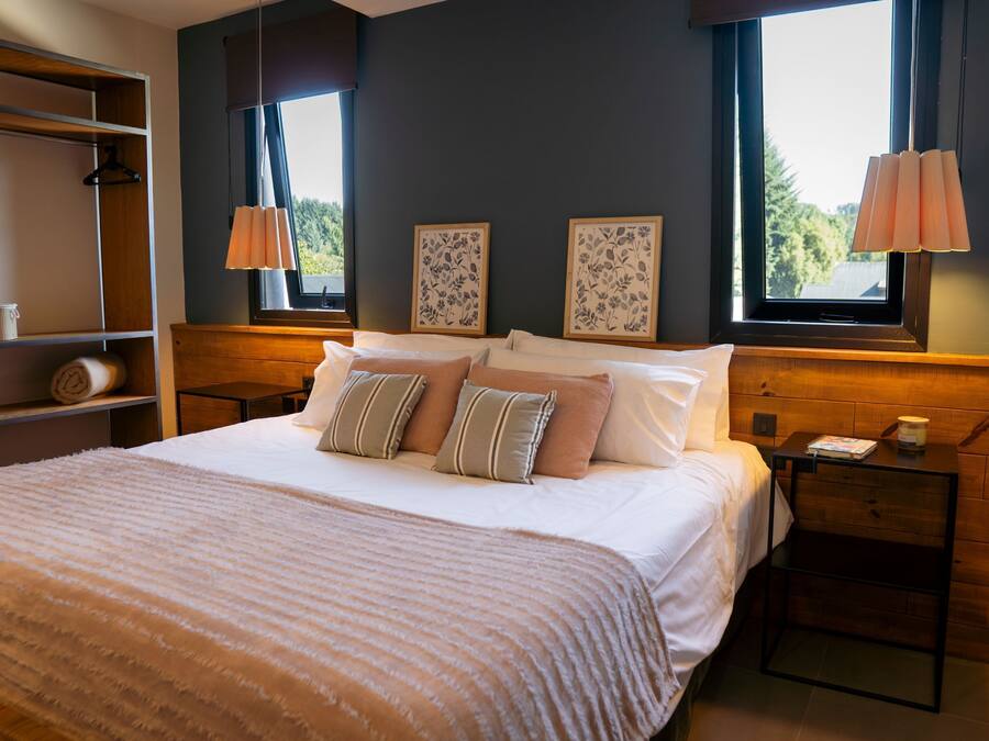 Apartment | Egyptian cotton sheets, premium bedding, down duvets