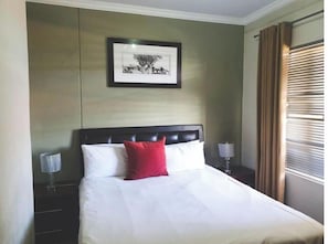 2 عدّة غرف نوم ومكواة/لوح كي وواي فاي مجانًا وملاءات أسرّة