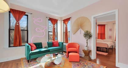 PinkN'Peachy: East Rock 5 Mins from DT|Yale 5 beds