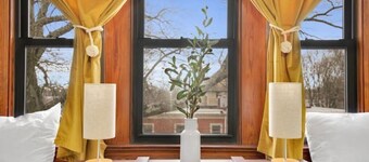 Golden Gem in the Heart of East Rock | Cozy Comfortable 3BR Near DT | Yale