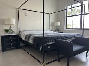 Room - Beautiful 1 bedroom apartment with balcony and resort style pool,gym & parking (Miramar)