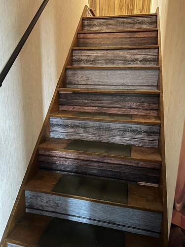 Furnished dormer room  neighboring the Maysville Country Club.