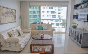 Basic Apartment | Living area