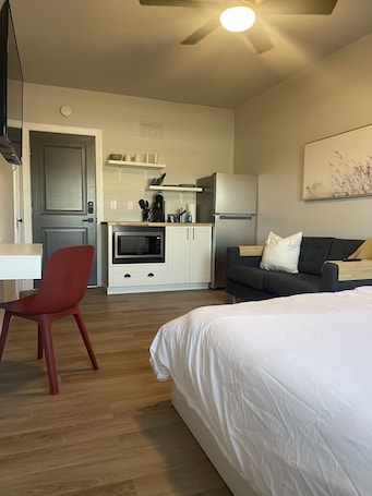 Estudi | Wifi gratuïta i roba de llit . Apartment 202