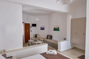 Interior - Diktamos -Cozy studio 50m from the beach, sleeps 4 (Heraklion)