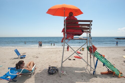 The Beach House NY, a beach block home in Far Rockaway with a vibe