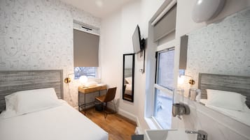 Single Room - Shared Bathroom | Kostenloses WLAN