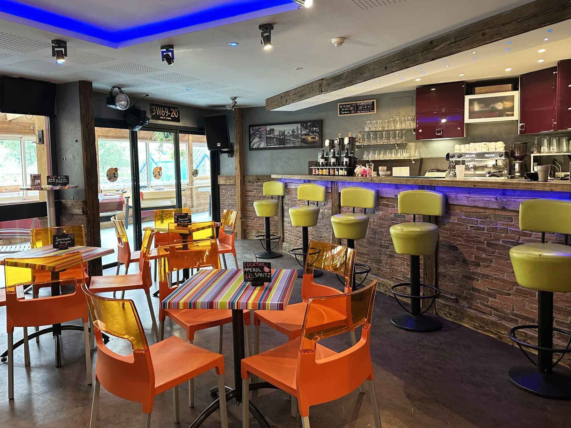 Bar (in der Unterkunft)