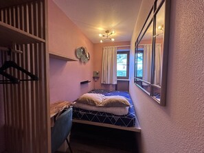 1 sovrum och sÀngklÀder